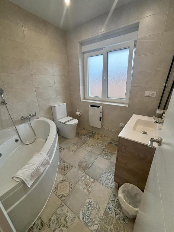 Apartamentos Natura Cantabria, habitación con jacuzzi privado