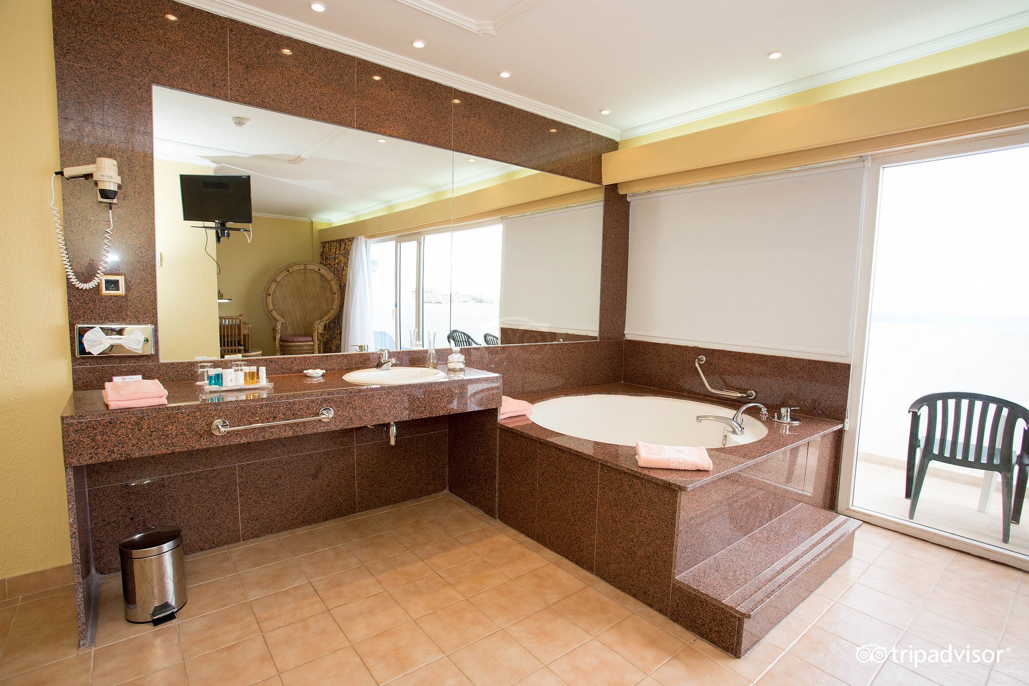 Blue Sea Costa Bastián, habitación con jacuzzi privado