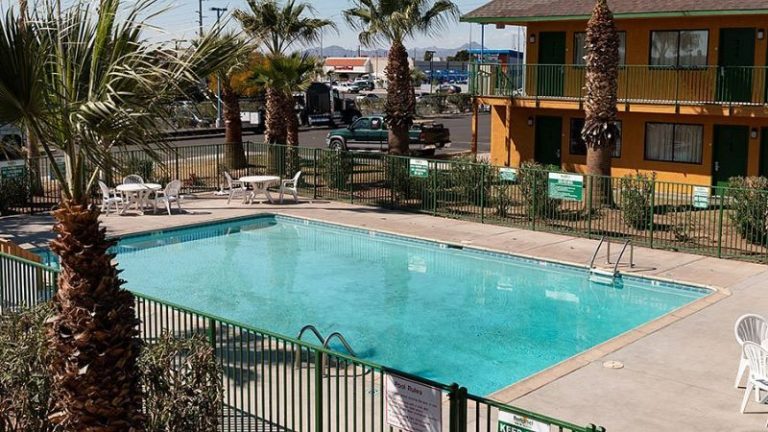Econo Lodge Inn & Suites Yuma