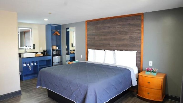 Carrier Motor Lodge