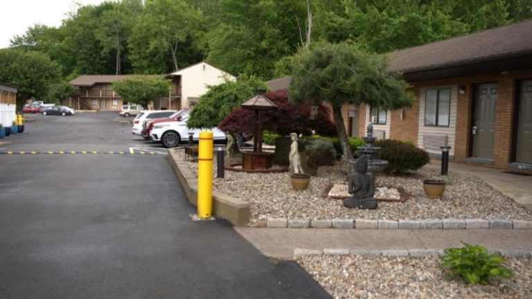 Carrier Motor Lodge