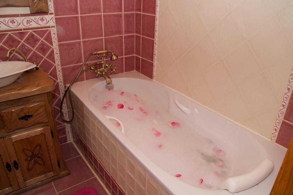 Casa Aingeru, habitación con jacuzzi privado