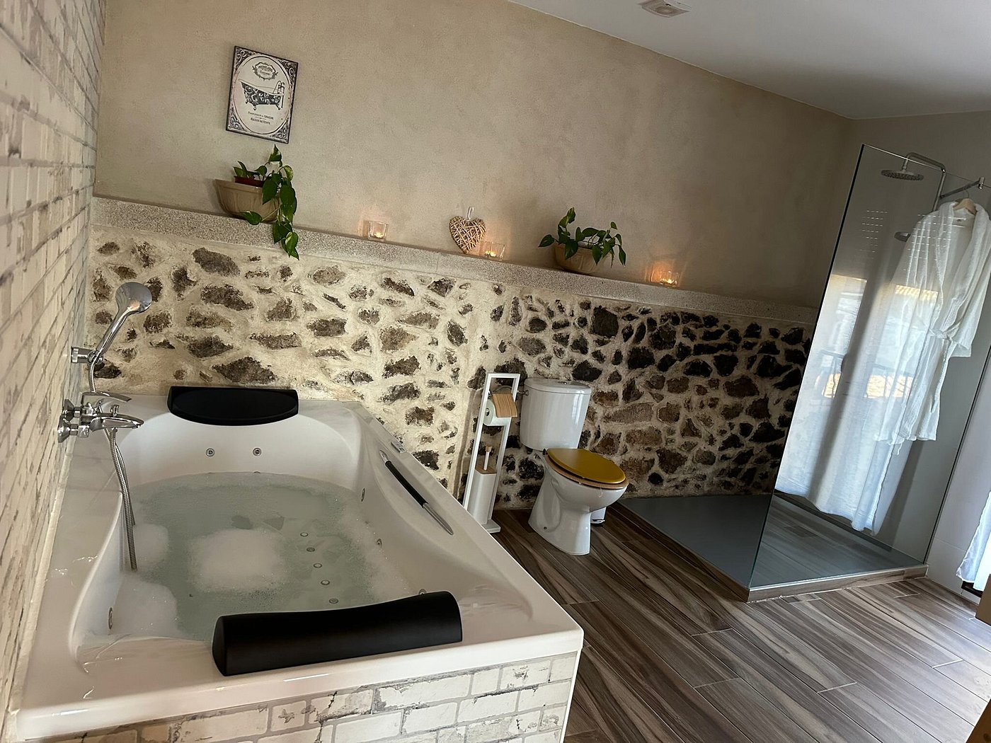 Casa Rural Boada, habitación con jacuzzi privado