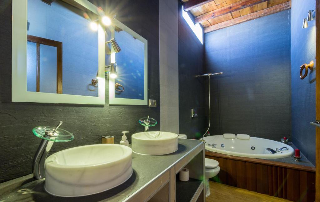 Casa Rural La del Alba Seria, habitación con jacuzzi privado