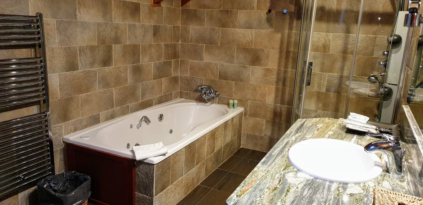 Castellarnau Hotel, habitación con jacuzzi privado