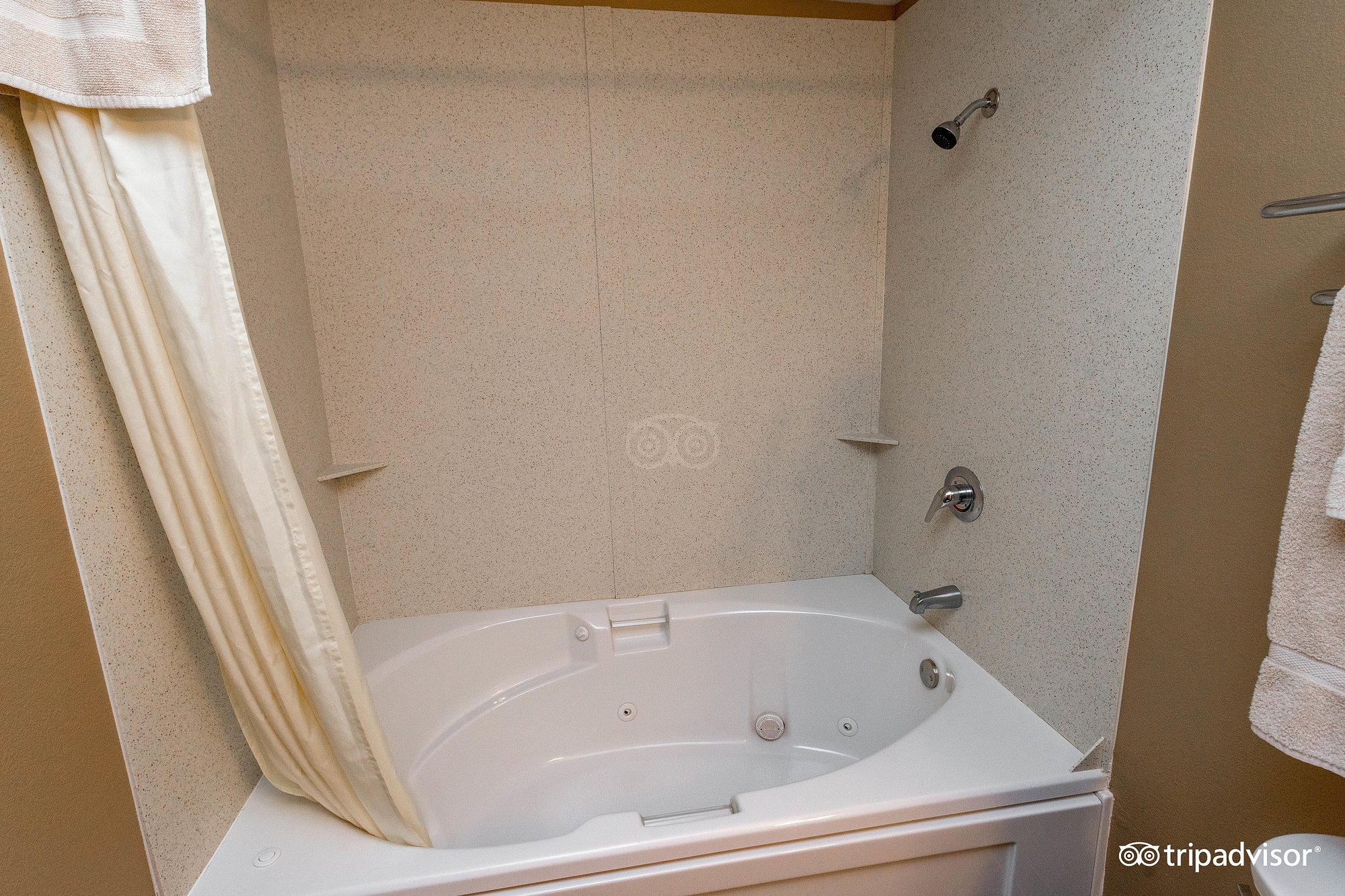 Clarion Hotel & Suites Fairbanks Near Ft. Wainwright