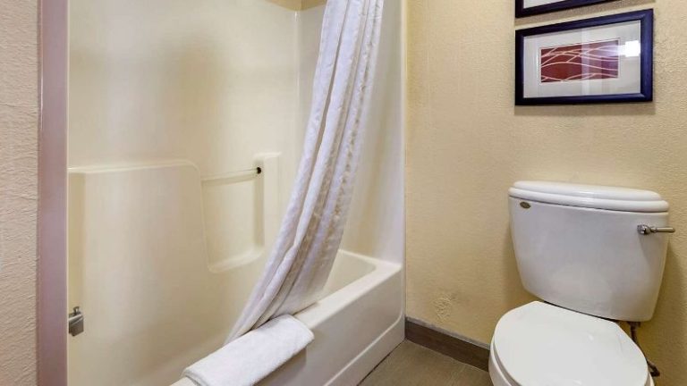 Comfort Inn & Suites North Aurora – Naperville