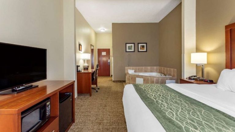 Comfort Inn & Suites