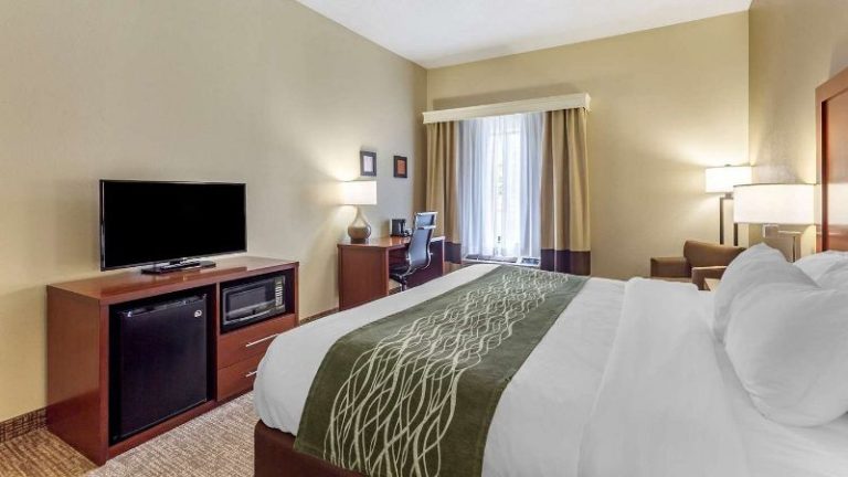 Comfort Inn & Suites
