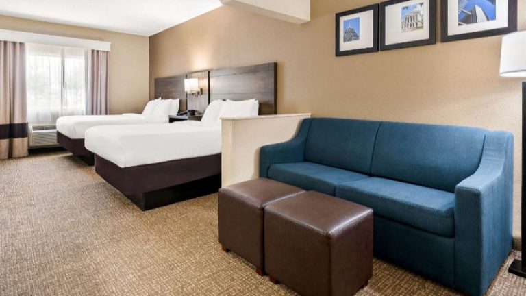 Comfort Suites near Robins Air Force Base