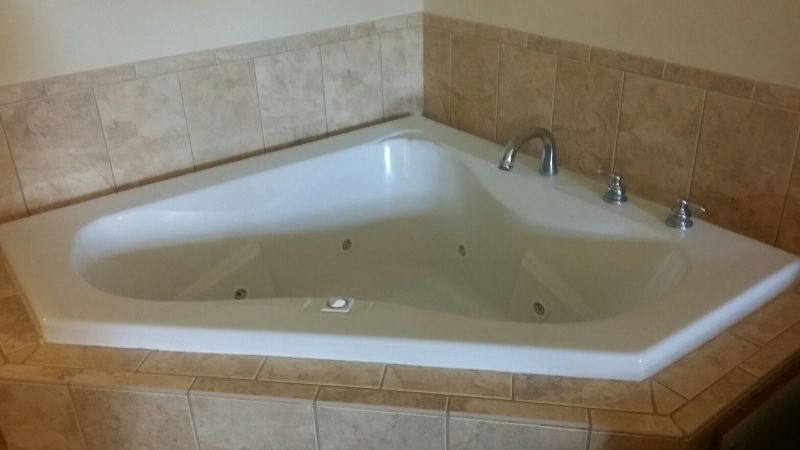 Comfort Suites Valdosta1 - jacuzzi hotel room