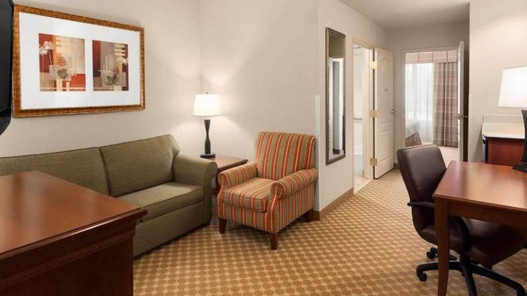 Country Inn & Suites by Radisson, Tifton, GA