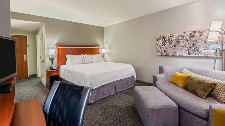 Courtyard by Marriott Fort Myers at I-75 & Gulf Coast Town Center