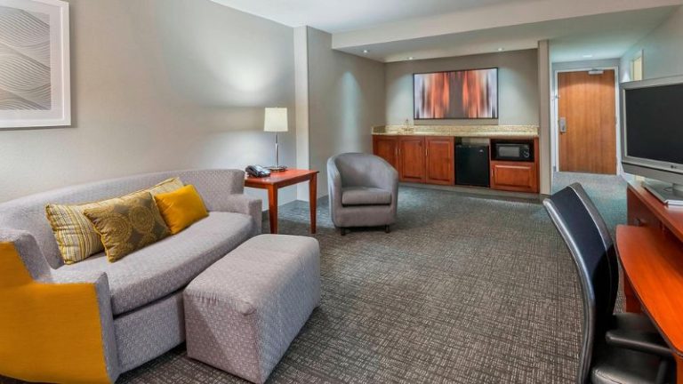 Courtyard by Marriott Fort Myers at I-75 & Gulf Coast Town Center
