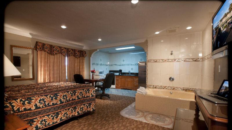 Crystal Lodge Motel