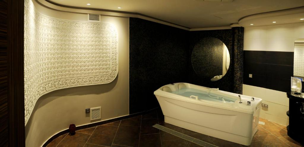 Cumbria Spa & Hotel, habitación con jacuzzi privado