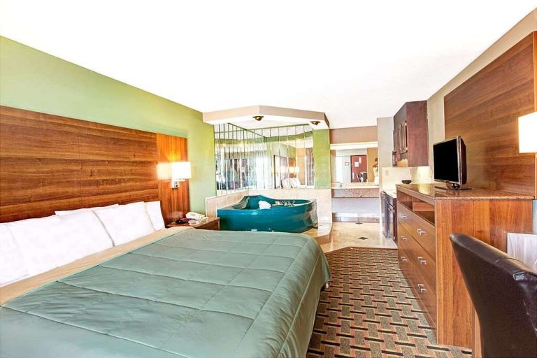 Days Inn by Wyndham Conover – Hickory