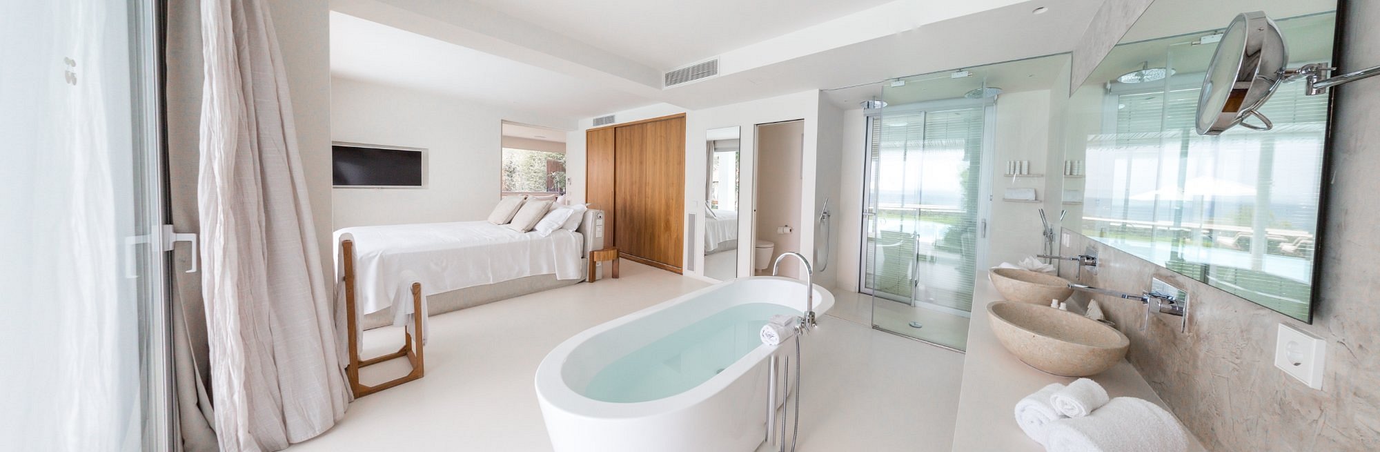 Destino Pacha Ibiza Resort, habitación con jacuzzi privado