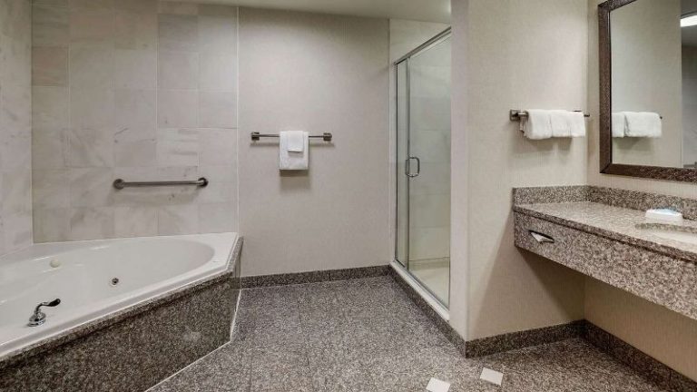 Drury Inn & Suites Charlotte Northlake