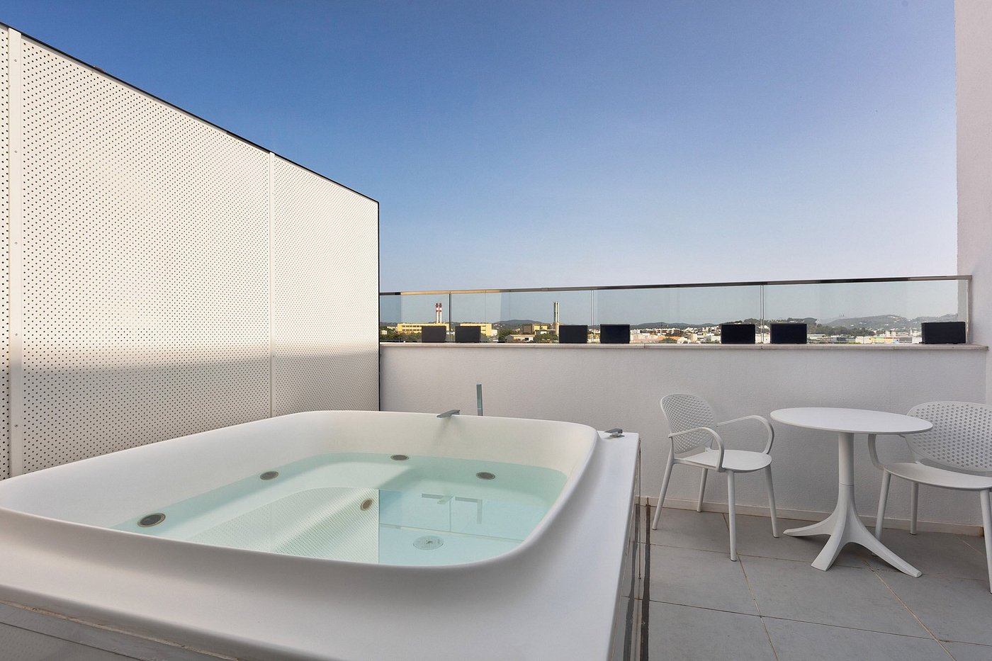Eurostars Puerto de Ibiza, habitación con jacuzzi privado