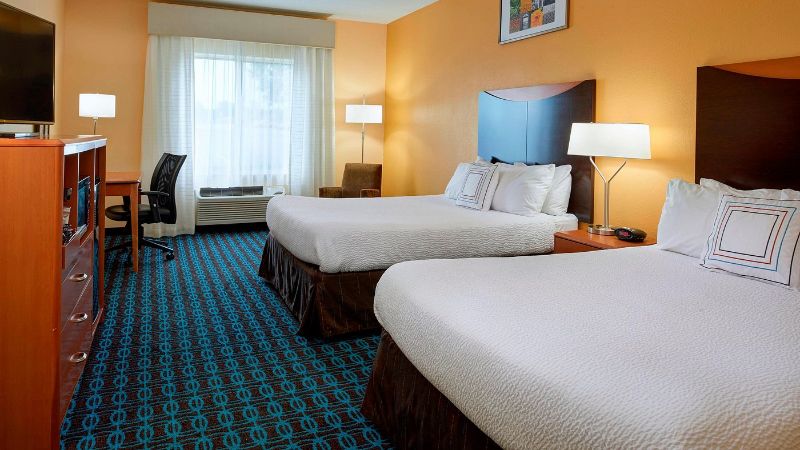 Fairfield Inn by Marriott Richmond, room with private jacuzzi, photo 3
