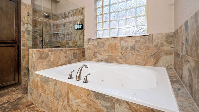 Family Home 1 - jacuzzi hotel room