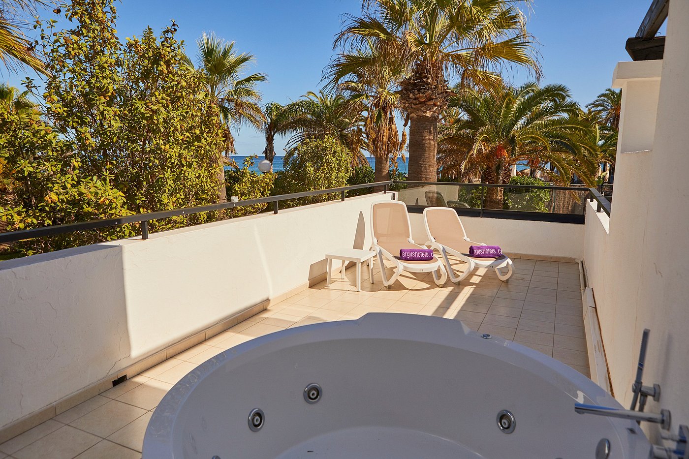 Fergus Style Bahamas, habitación con jacuzzi privado