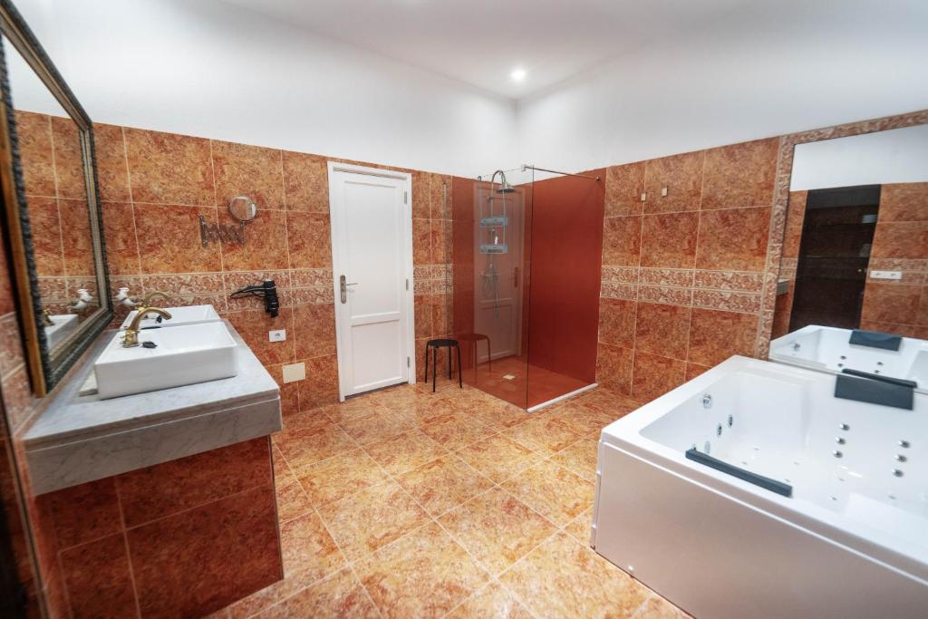 GA7colores, habitación con jacuzzi privado
