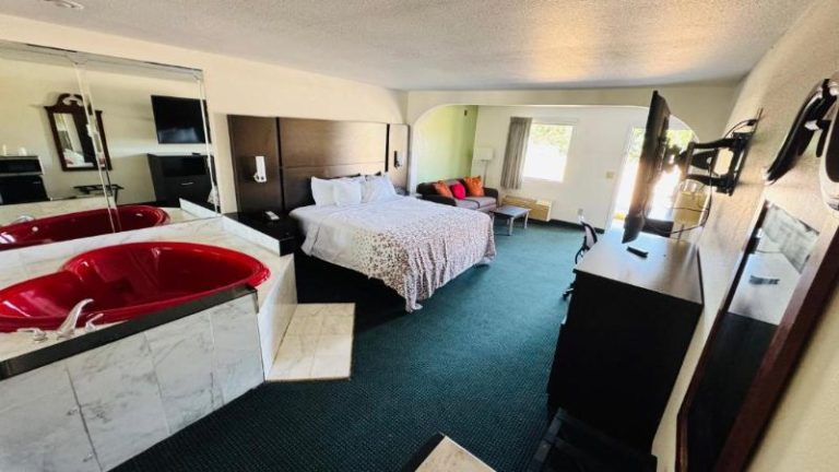 Garden Inn & Suites