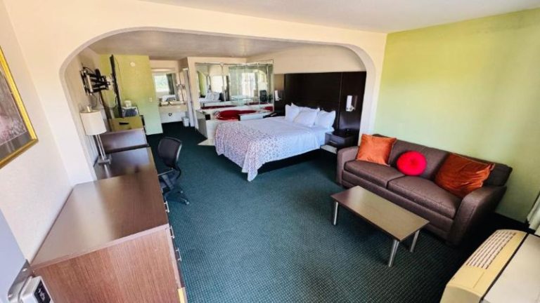 Garden Inn & Suites
