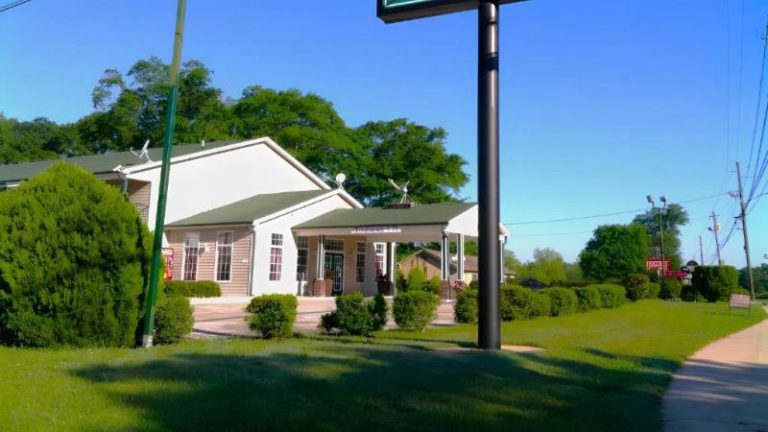 Garden Inn & Suites