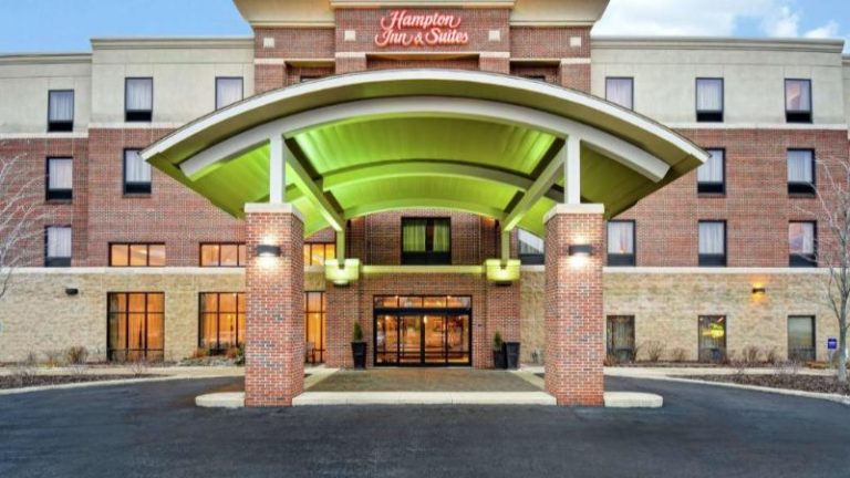 Hampton Inn & Suites Detroit-Canton