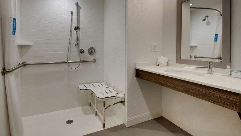 Hampton Inn & Suites Chicago/Aurora