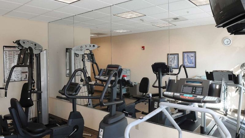 Hilton Garden Inn Oxnard/Camarillo, room with private jacuzzi, photo 6