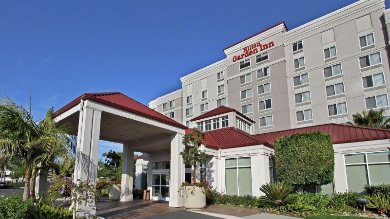 Hilton Garden Inn Oxnard/Camarillo, room with private jacuzzi, photo 7