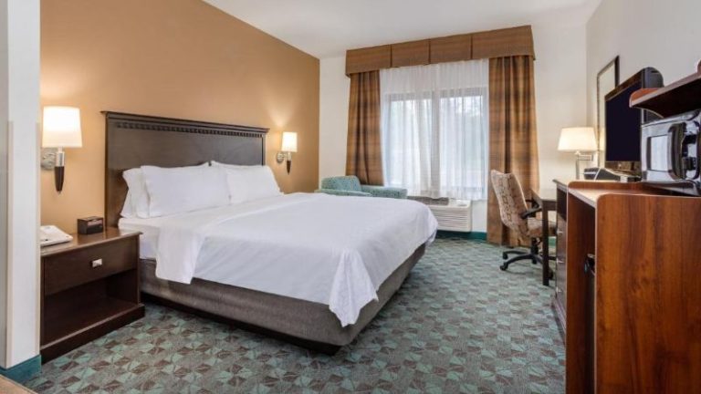 Holiday Inn Express & Suites Canton, an IHG hotel