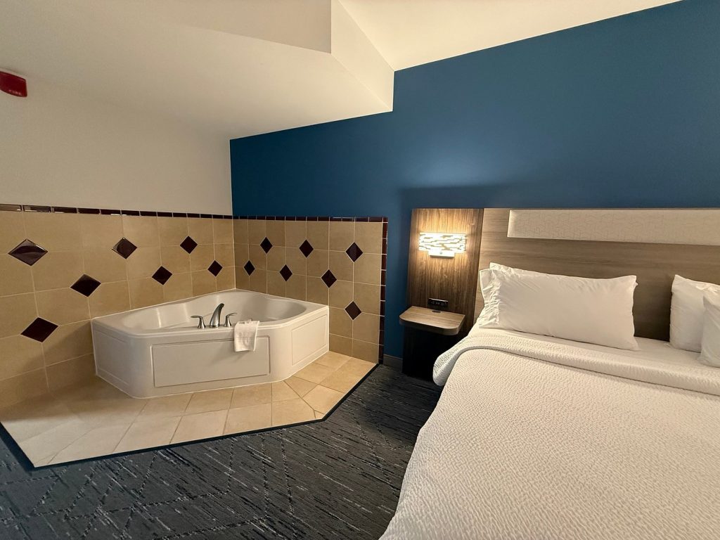 Holiday Inn Express & Suites Loveland By IHG