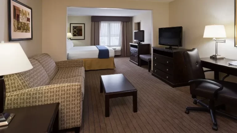 Holiday Inn Express & Suites Moultrie, an IHG hotel