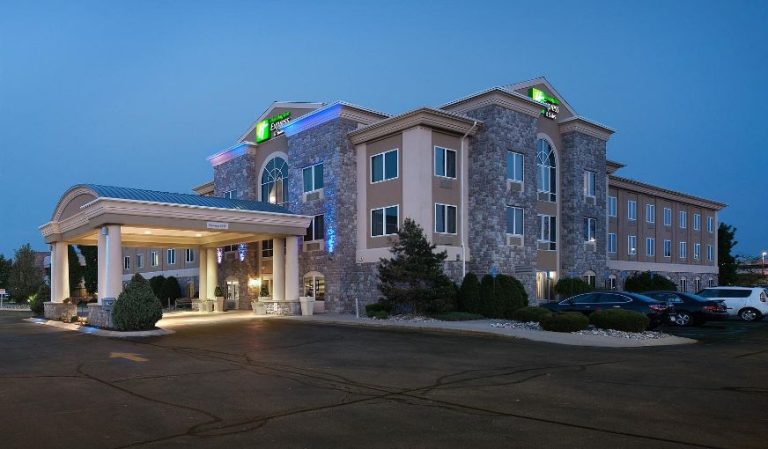 Holiday Inn Express & Suites Saginaw By IHG