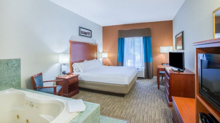 Holiday Inn Express & Suites Brattleboro, an IHG hotel