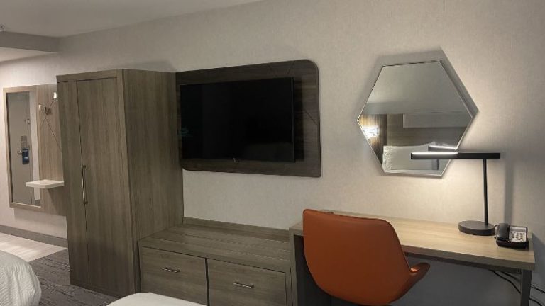 Holiday Inn Express & Suites Brattleboro, an IHG hotel