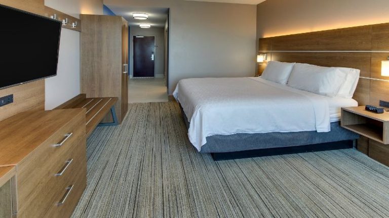Holiday Inn Express & Suites Columbus – Ft Benning Maingate By IHG
