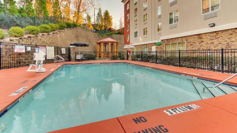 Holiday Inn Express & Suites Columbus – Ft Benning Maingate By IHG