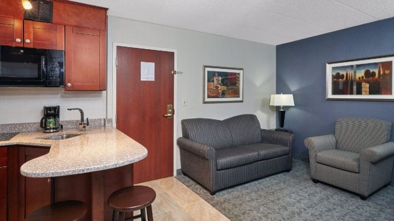 Holiday Inn & Suites Chicago-carol Stream (wheaton) By IHG