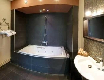 Hostal La Plaza, habitación con jacuzzi privado