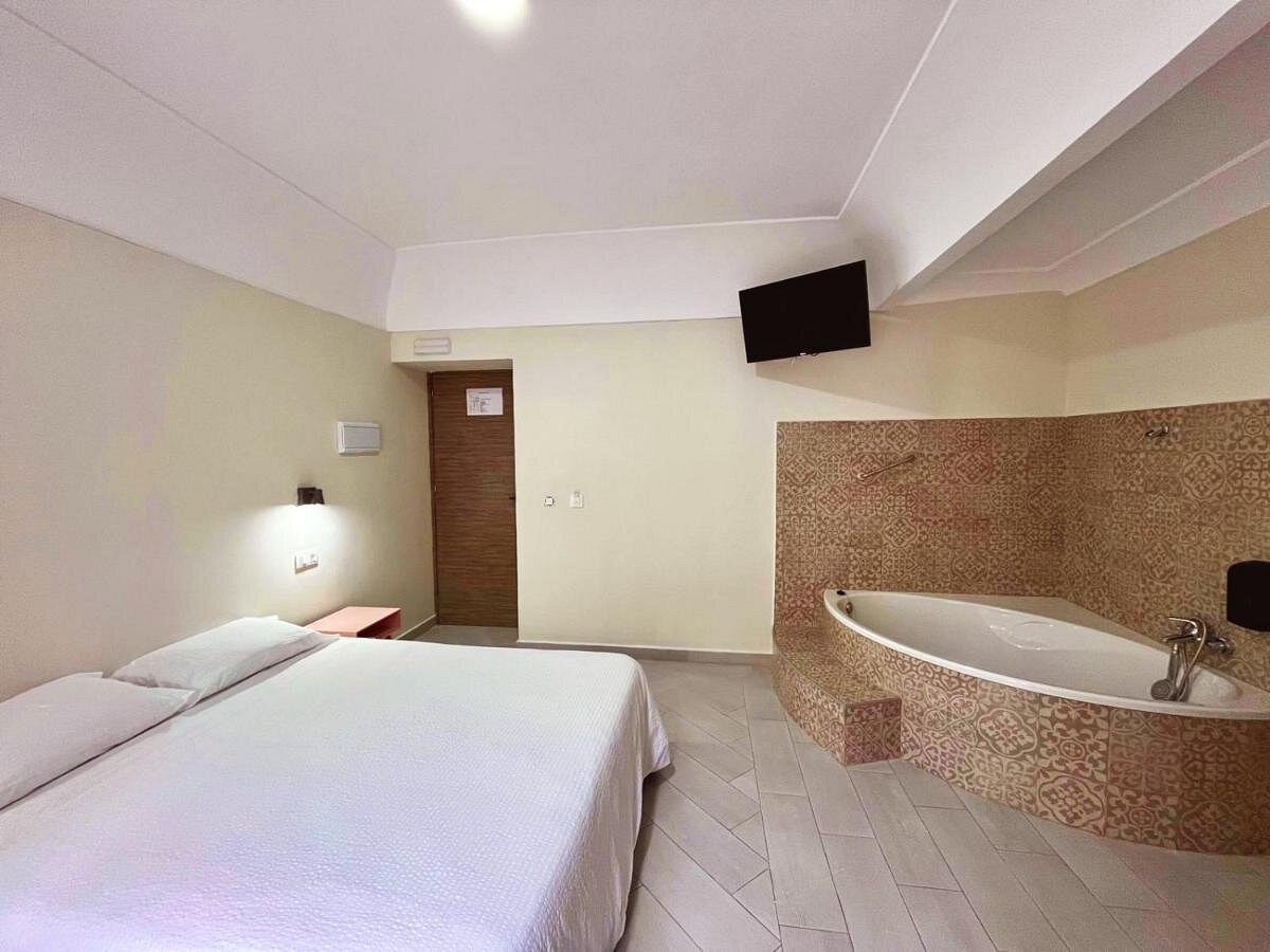 Hostal Pompeya Merida, habitación con jacuzzi privado