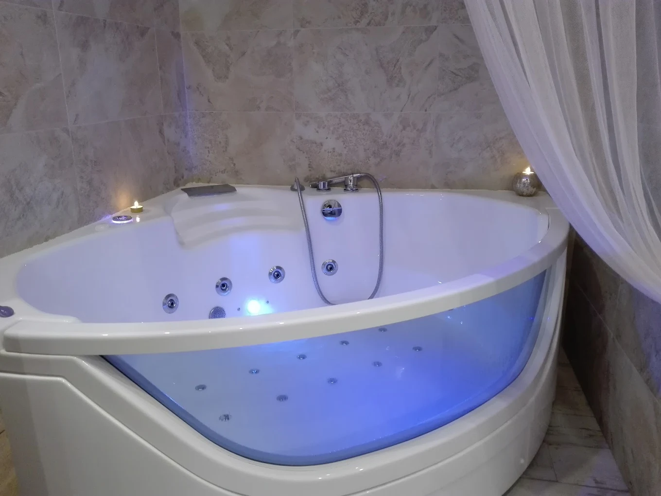 Hostelería Las Fuentes, habitación con jacuzzi privado