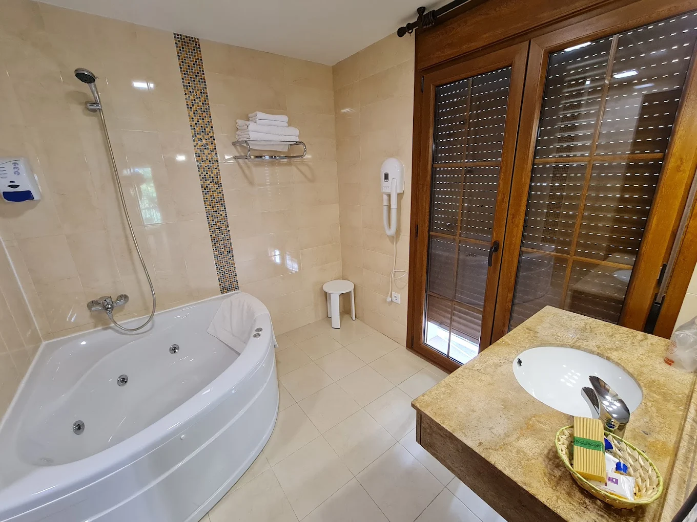 Hotel El Cortijo de Daimiel, habitación con jacuzzi privado