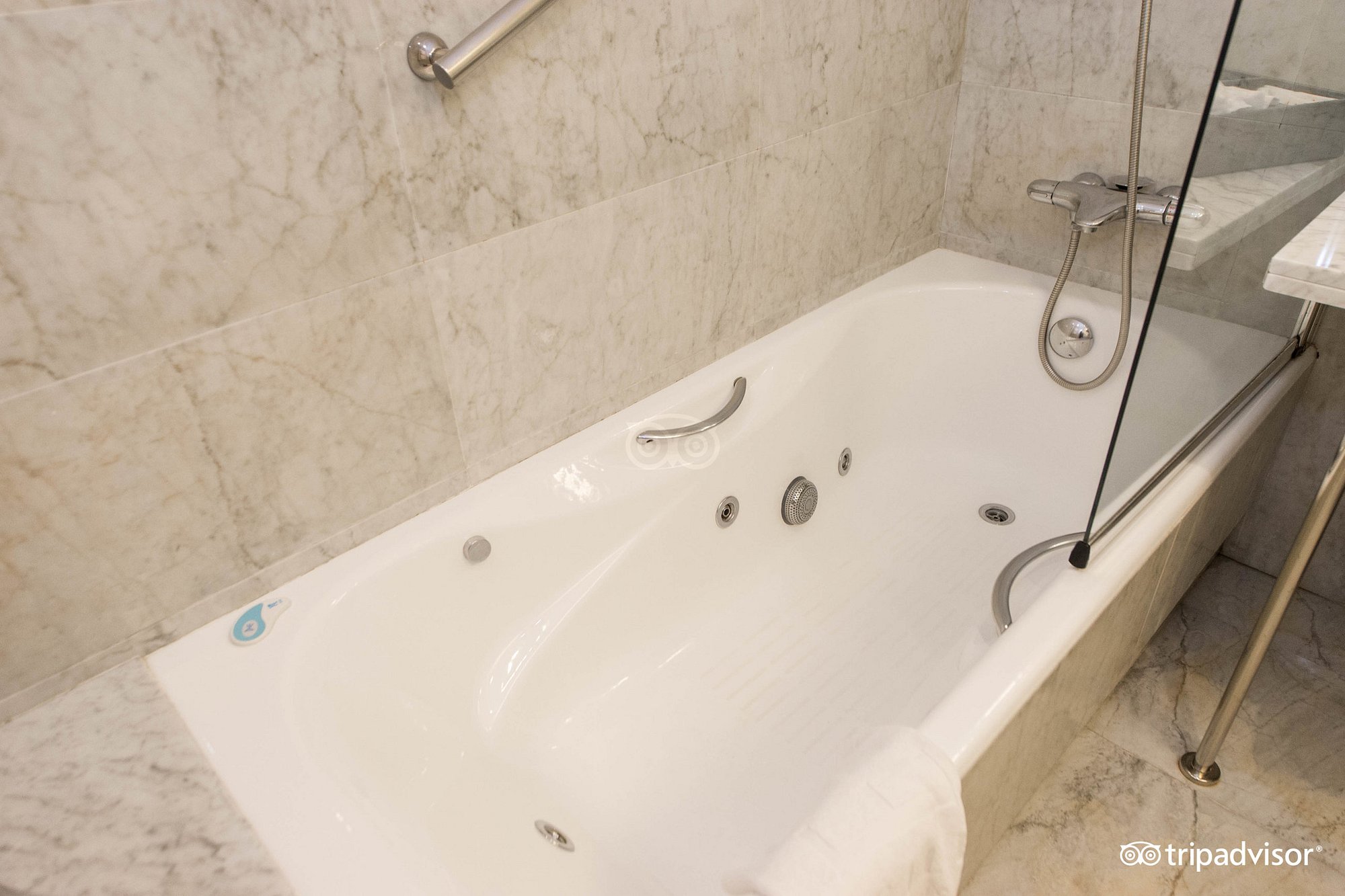 Hotel Ercilla de Bilbao, Autograph Collection, habitación con jacuzzi privado