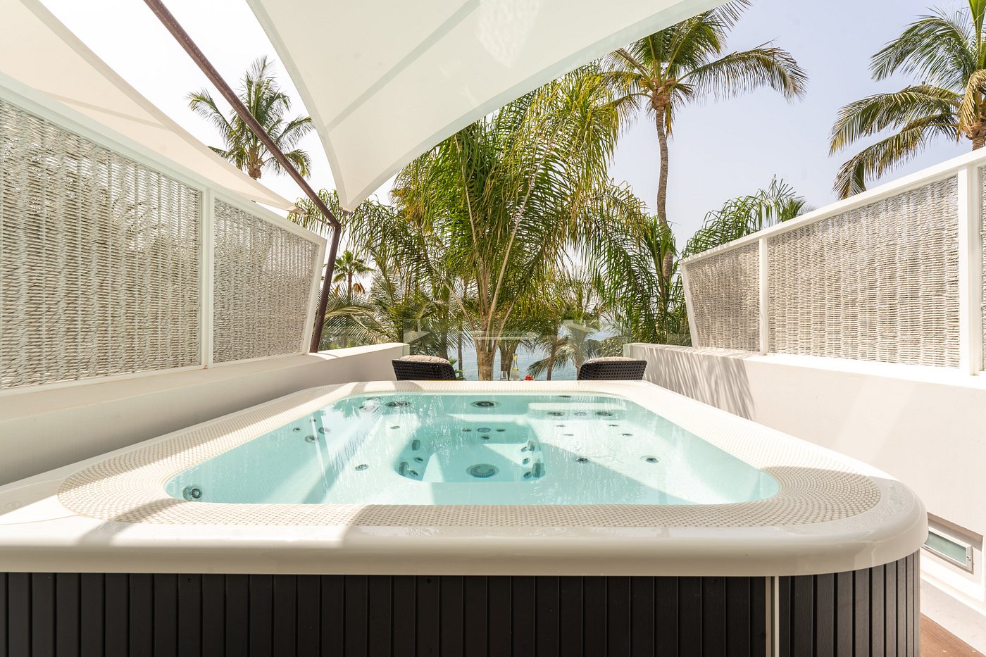 Hotel Fariones, habitación con jacuzzi privado